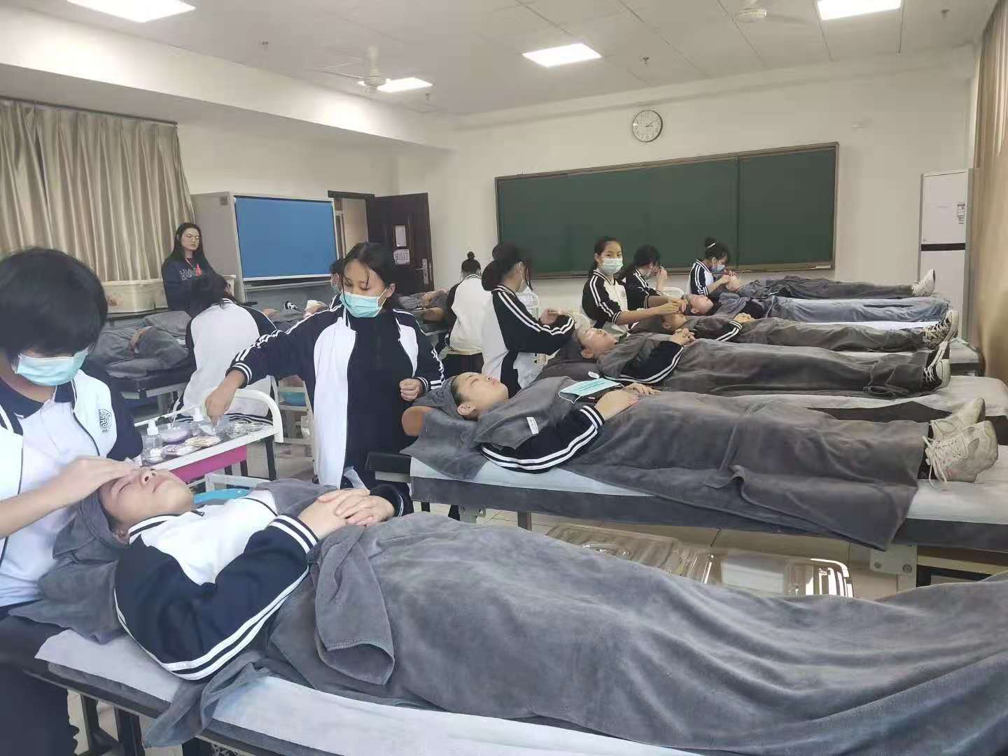 长沙康明中等职业学校,长沙全日制中等职业学校,中医保健教学基地